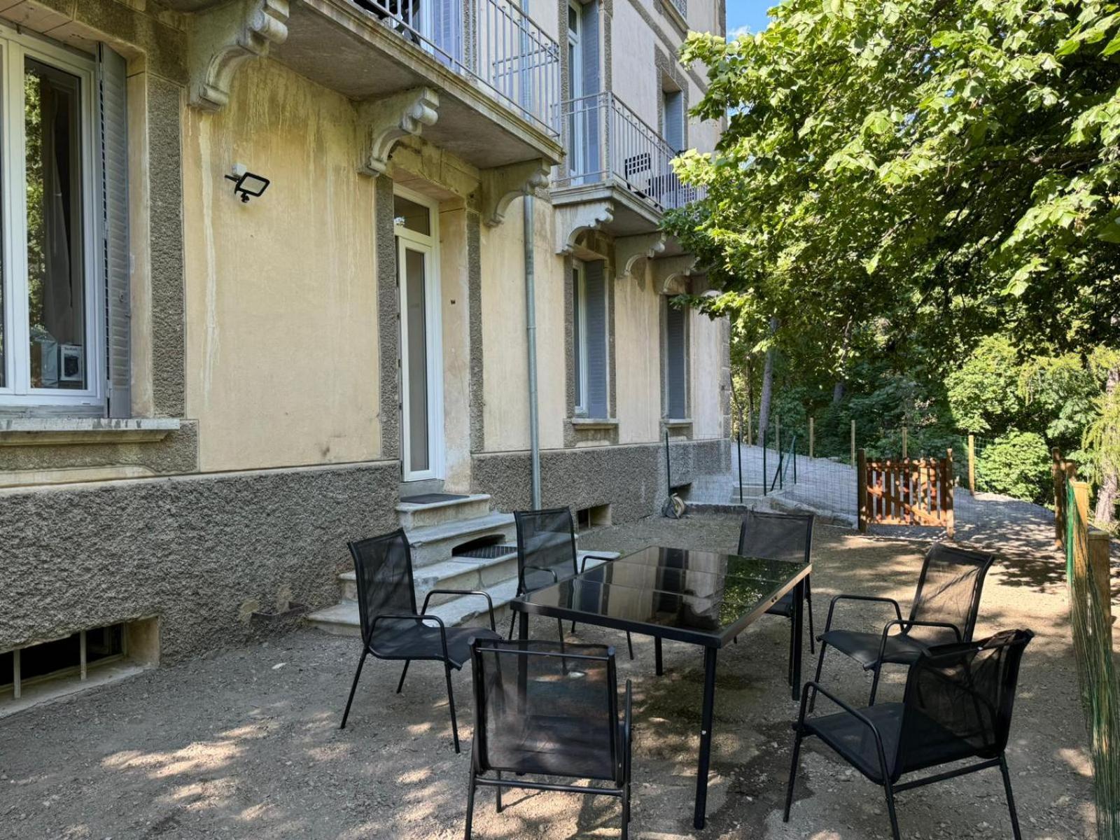 Appartements Confortables Avec Vue Montagne - Residence Villa Belle Fleur Château-Ville-Vieille Kültér fotó